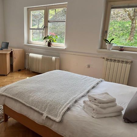 Lovely 2-Bedroom Appartment With Free Parking Dobrova Exteriör bild