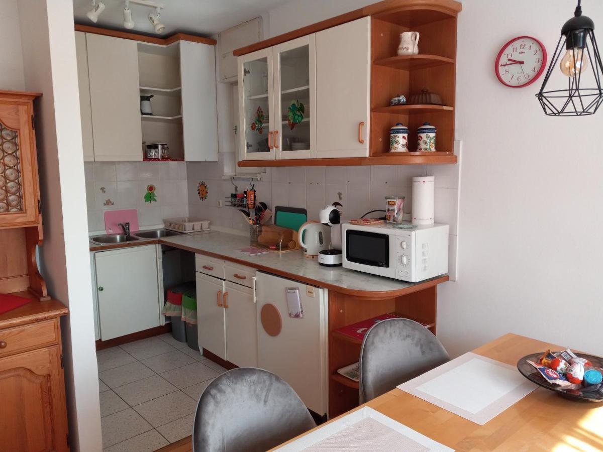 Lovely 2-Bedroom Appartment With Free Parking Dobrova Exteriör bild
